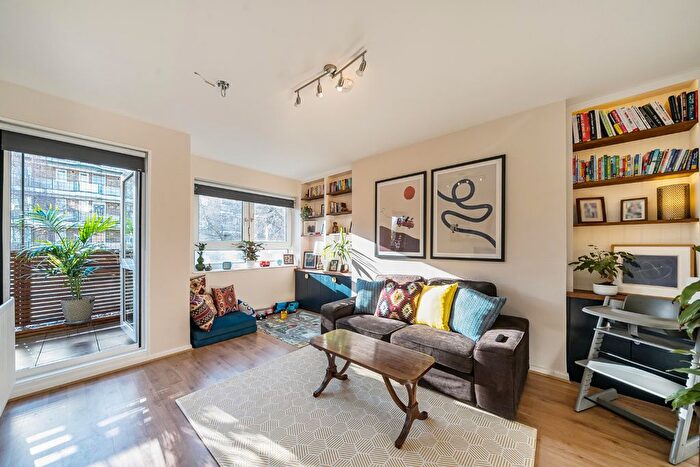 2 Bedroom Flat For Sale In Grove Street, London, SE8