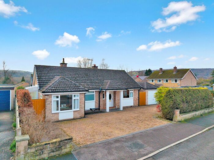 3 Bedroom Bungalow For Sale In Park Avenue, Darley Dale, DE4