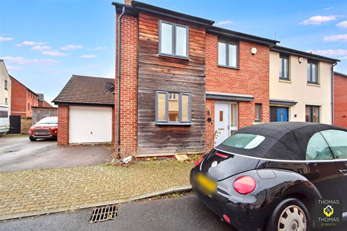4 Bedroom Semi-Detached House To Rent In Gauntlet Road, Brockworth, GL3