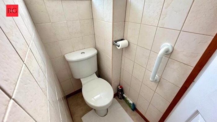 4 Bedroom Semi-Detached House To Rent In Mackie Grove, Bristol, BS34