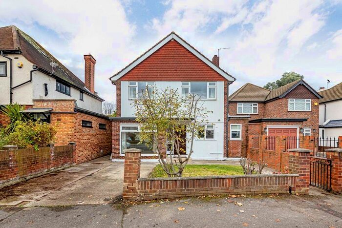 4 Bedroom Detached House To Rent In Ditton Road, Surbiton, KT6