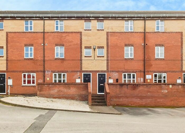 6 Bedroom Property For Sale In Denison Court, Nottingham, NG7