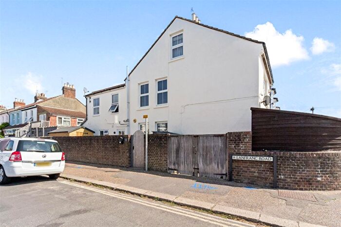 2 Bedroom Flat For Sale In Pavilion Road, Worthing, BN14