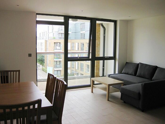 1 Bedroom Flat To Rent In Canalside Square, London, N1