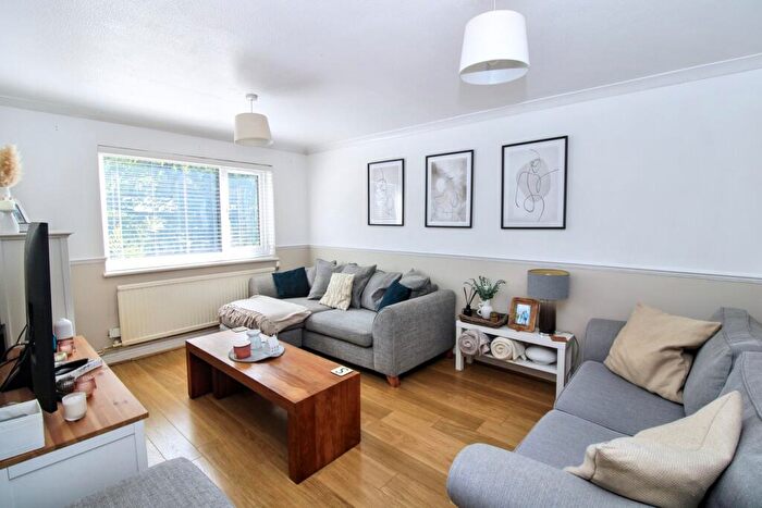 2 Bedroom End Of Terrace House For Sale In York Road, Stevenage, SG1