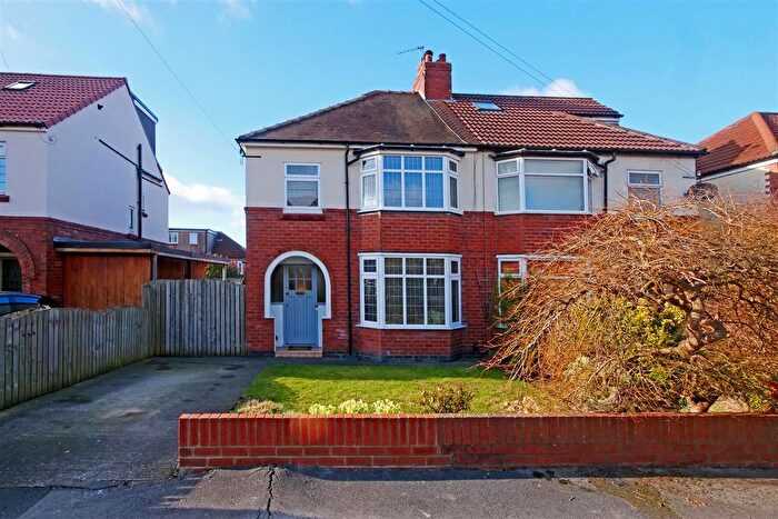 3 Bedroom Semi-Detached House For Sale In White House Rise, York, YO24
