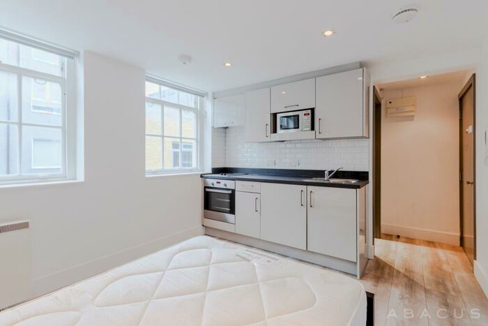 Studio To Rent In Drakes Courtyard, Kilburn High Road, Kilburn, NW6