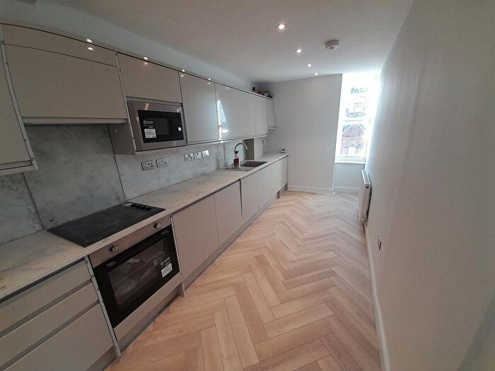 2 Bedroom Flat To Rent In Comeragh Road, London, W14