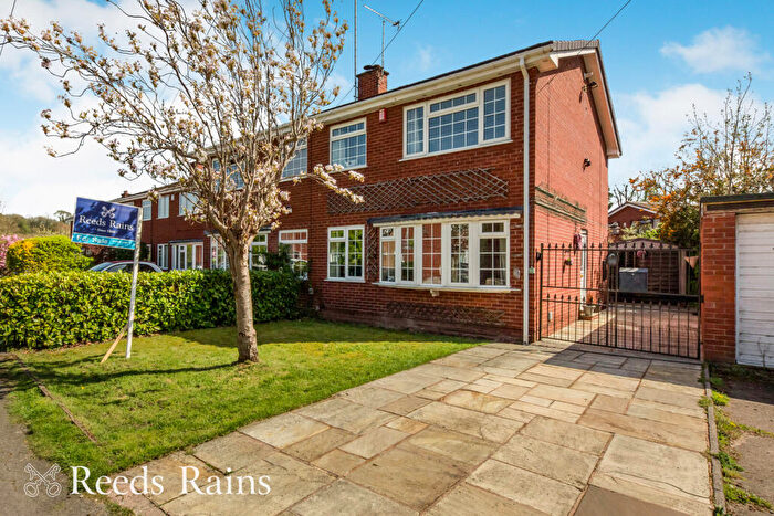 3 Bedroom Semi Detached House For Sale In Belgrave Avenue, Congleton, Cheshire, CW12