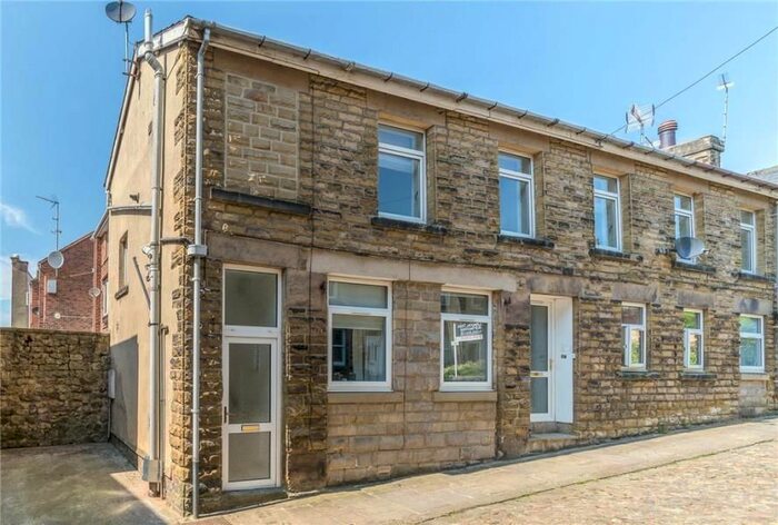 2 Bedroom Property To Rent In Park Square, Knaresborough, HG5