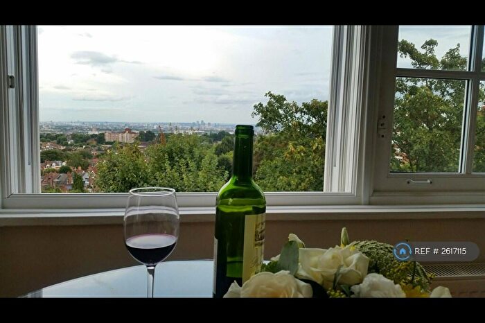 2 Bedroom Flat To Rent In Dowding House, London, N6