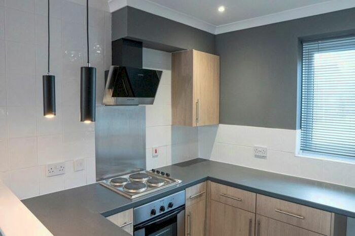 1 Bedroom Maisonette To Rent In Courtney Park Road, Basildon, SS16