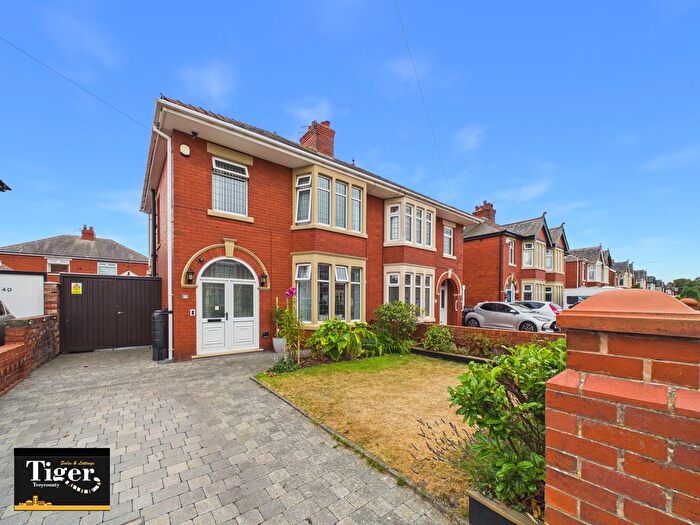 3 Bedroom Semi-Detached House For Sale In St. Lukes Road, Blackpool, FY4