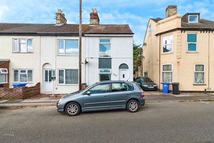 2 Bedroom End Of Terrace House For Sale In Whapload Road, Lowestoft, NR32