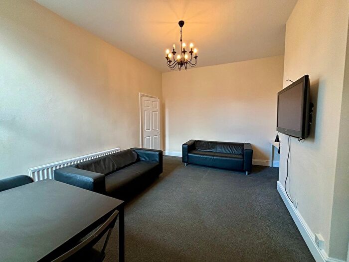 3 Bedroom Flat To Rent In Fairfield Road, Newcastle Upon Tyne, NE2