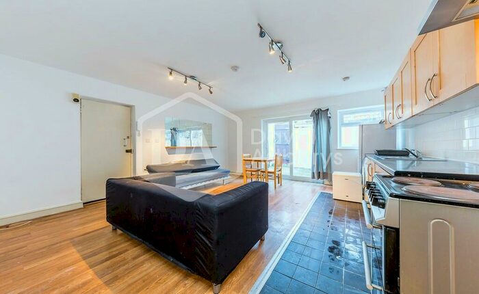 1 Bedroom Apartment To Rent In Topsfield Parade, Crouch End, London, N8