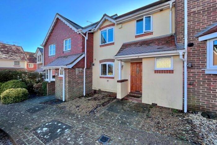 3 Bedroom Property To Rent In Gainsborough Mews, Fareham, PO14