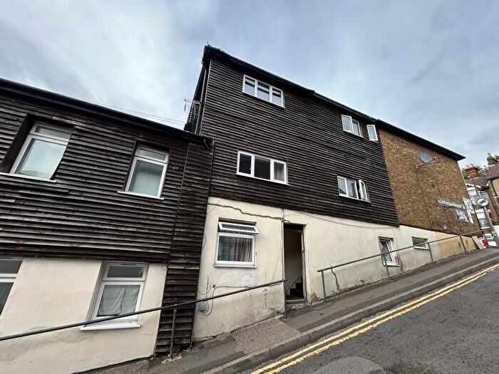 1 Bedroom Maisonette For Sale In B Luton Road, Chatham, Kent, ME4