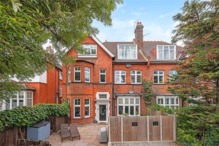 2 Bedroom Flat For Sale In West Hill, Southfields, London, SW15