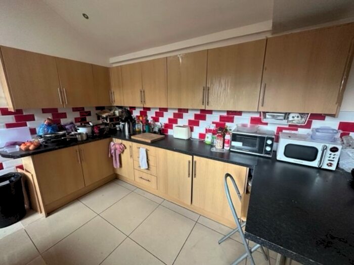 9 Bedroom Terraced House To Rent In Richards Street, Cathays, Cathays, CF24