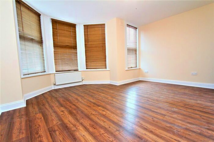 4 Bedroom Flat To Rent In Arcadian Gardens, London, N22