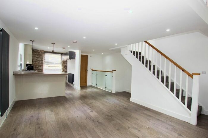 1 Bedroom Flat To Rent In Belgrave Square, Darwen, BB3