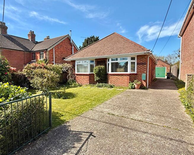 2 Bedroom Bungalow For Sale In The Drove, Blackfield, SO45