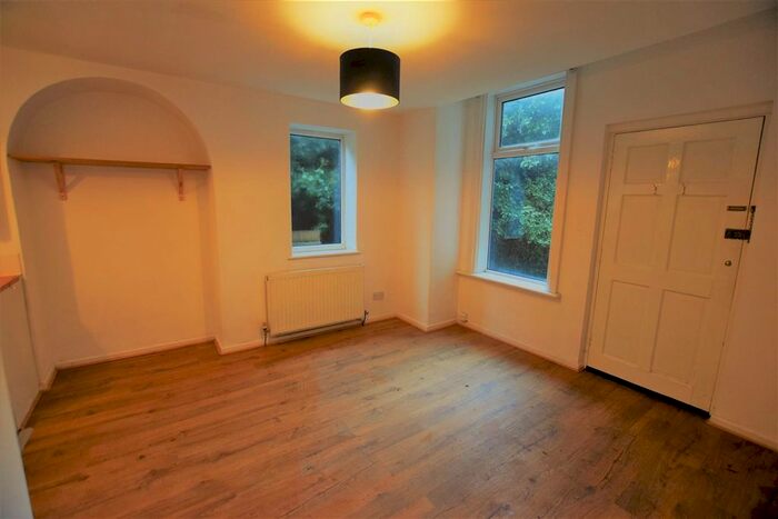 1 Bedroom Flat To Rent In Egerton Road North, Chorlton Cum Hardy, Manchester M21