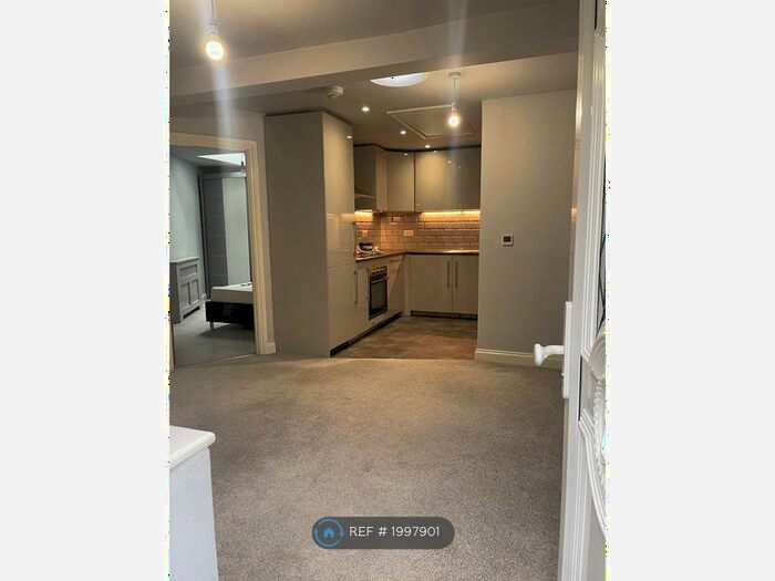 1 Bedroom Bungalow To Rent In Bon Accord, Chalfont St Giles, HP8