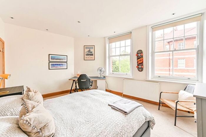 3 Bedroom Flat To Rent In Norfolk Mansions, Prince Of Wales Drive, Battersea Park, London, SW11