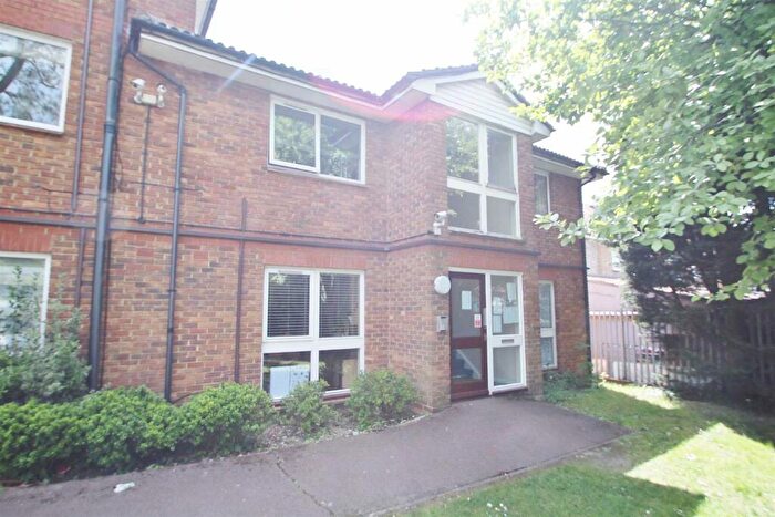 1 Bedroom Flat To Rent In Amber Court, Morden Road, Mitcham, CR4