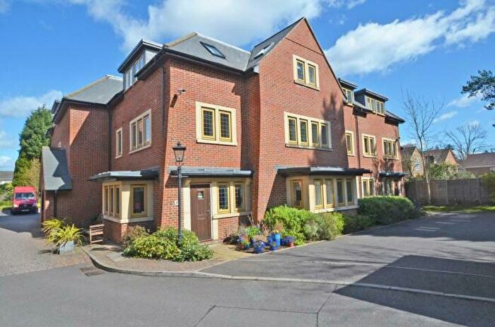 2 Bedroom Flat For Sale In Vernon Court, London Road, Ascot, Berkshire, SL5