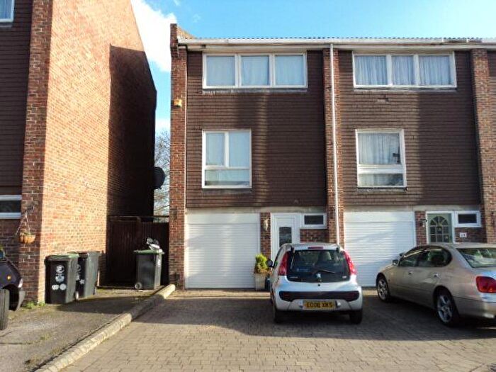 4 Bedroom End Of Terrace House To Rent In Langley Meadows, Loughton, IG10
