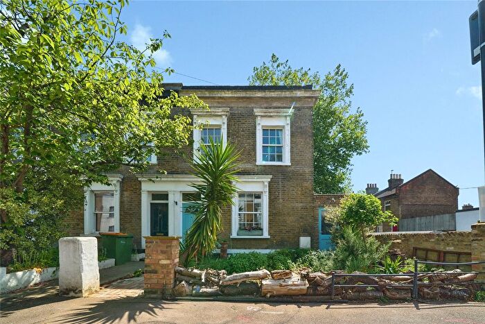 7 Bedroom End Terrace House For Sale In Manbey Grove, London, E15