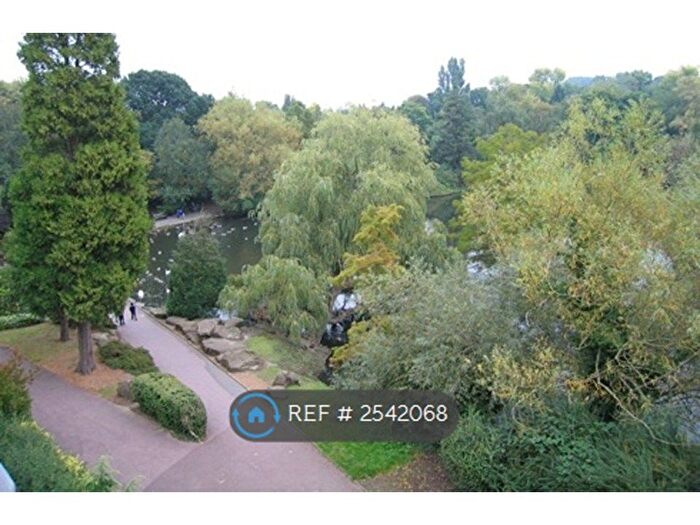 2 Bedroom Flat To Rent In Queensgate, Swindon, SN1