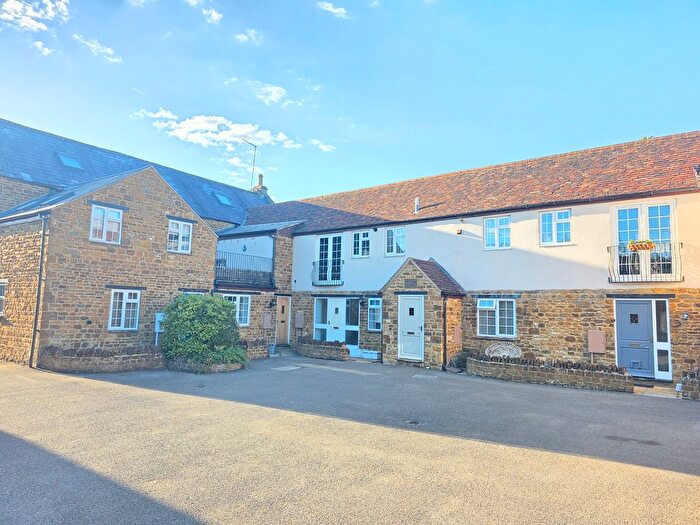 1 Bedroom Flat To Rent In Round Close Road, Adderbury, OX17