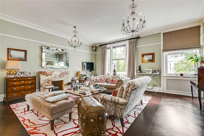 4 Bedroom Apartment To Rent In Redcliffe Gardens, Kensington And Chelsea, London, SW10