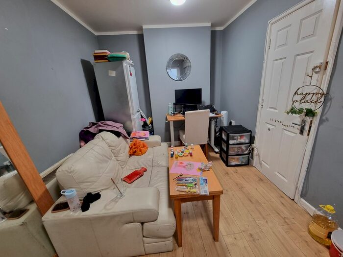 1 Bedroom Flat To Rent In Crescent Road, Oxford, OX4