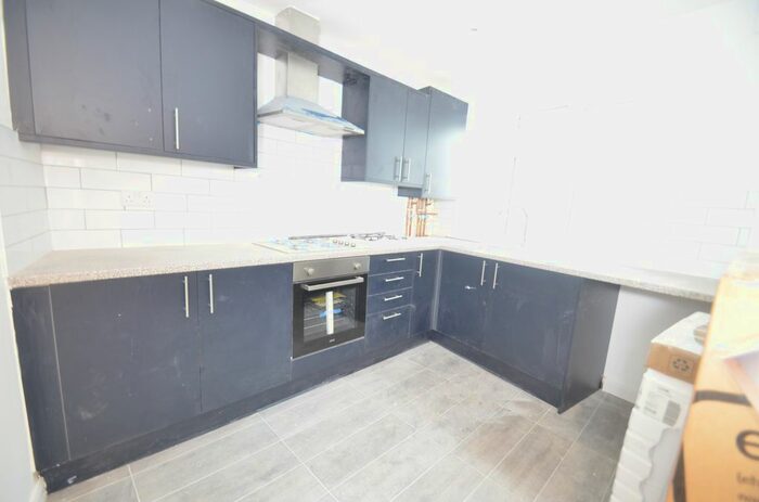 1 Bedroom Flat To Rent In High Street, Yiewsley, West Drayton, UB7