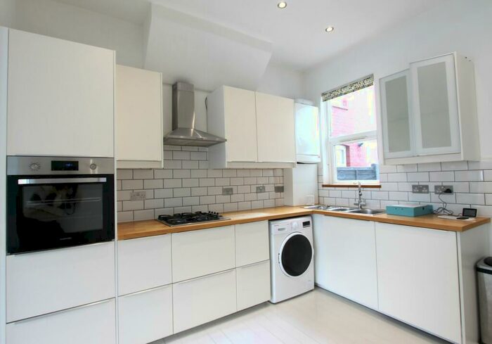 1 Bedroom Ground Maisonette To Rent In Balham Road, London, N9