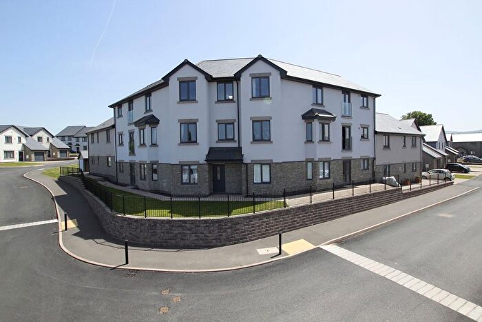 2 Bedroom Flat To Rent In Hoggan Park, Brecon, Brecon, LD3