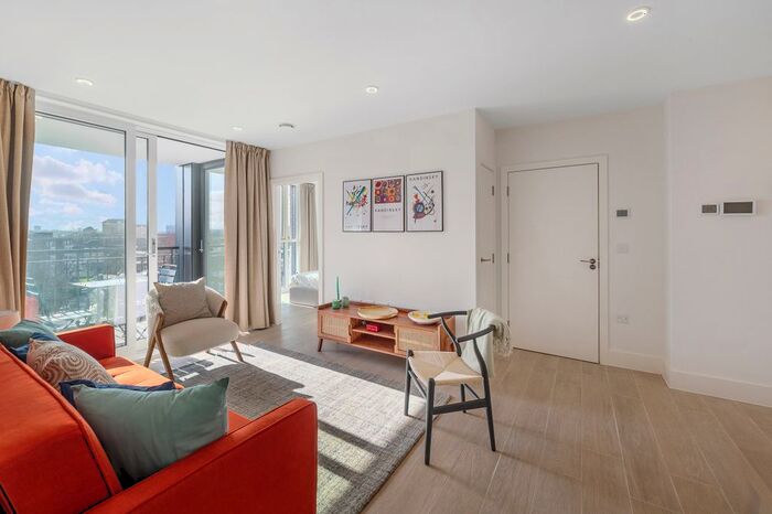 1 Bedroom Flat To Rent In Wyvil Road, Nine Elms, London, SW8