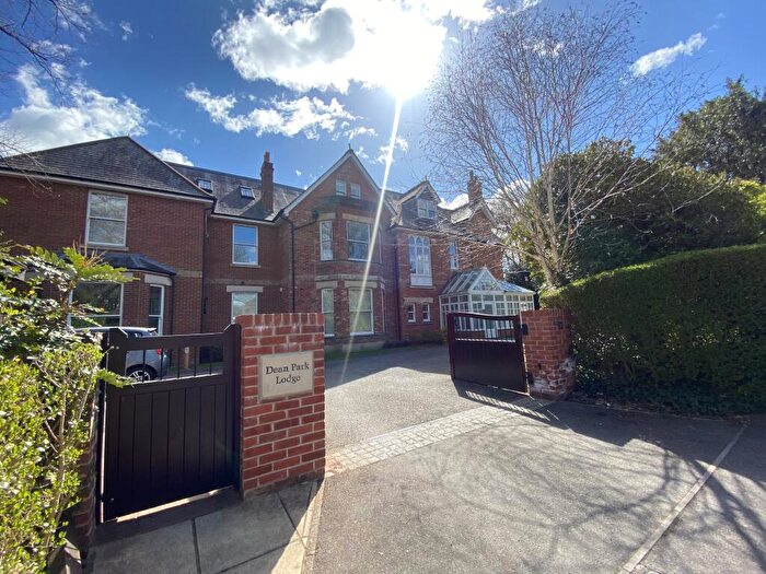 2 Bedroom Flat To Rent In Cavendish Road, Bournemouth, Dorset, BH1