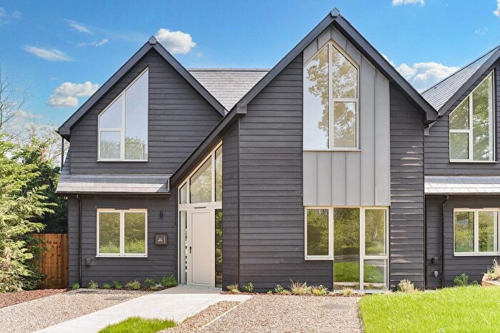 4 Bedroom Detached House For Sale In Kingsoak, Hitchin, SG4