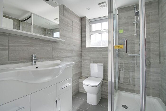 4 Bedroom Maisonette To Rent In Tudor Way, Southgate, N14