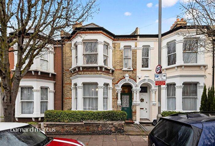 3 Bedroom Terraced House For Sale In Mallinson Road, London, SW11