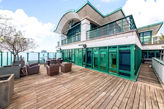 3 Bedroom Flat To Rent In Warren House, Beckford Close, Kensington, London, W14