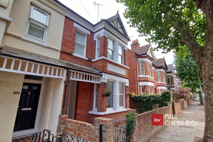 4 Bedroom Semi Detached House For Sale In Wantage Road, Reading, RG30
