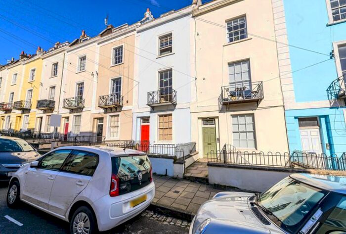 1 Bedroom Flat To Rent In Southleigh Road, Bristol, BS8