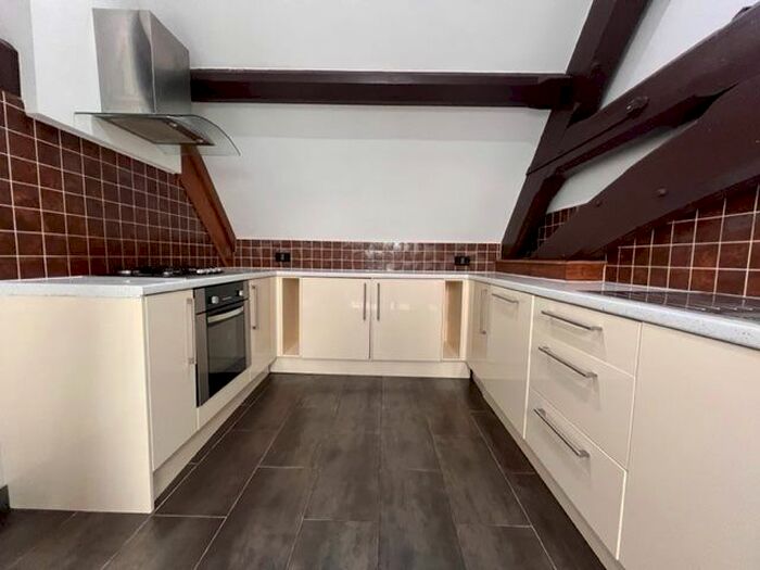 2 Bedroom Flat To Rent In Belvidere Road, Princes Park, Liverpool, L8